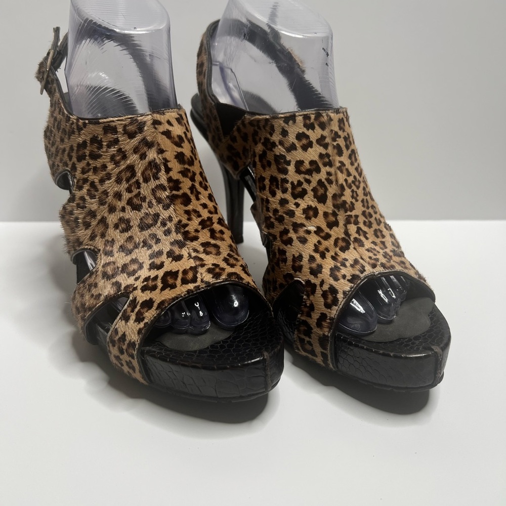 DONALD J PLINER Brown Leopard Calf Hair Leather Open Toe Platform Sandals 8.5 M